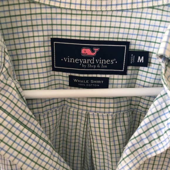 Vineyard vines button up - Picture 3 of 4